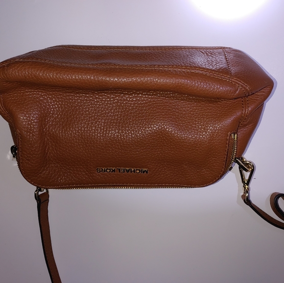 Michael Kors - Picture 1 of 5